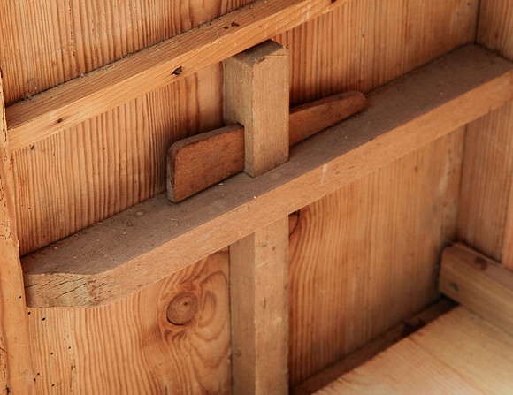 Bottom Detail
